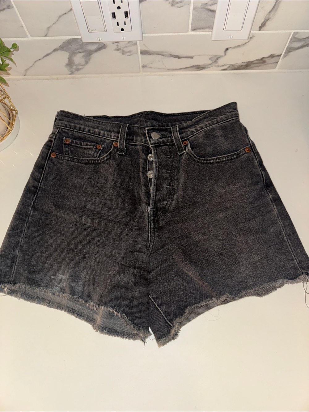 Levi's 501 Original Button-Fly Shorts Distressed Hem Size 27